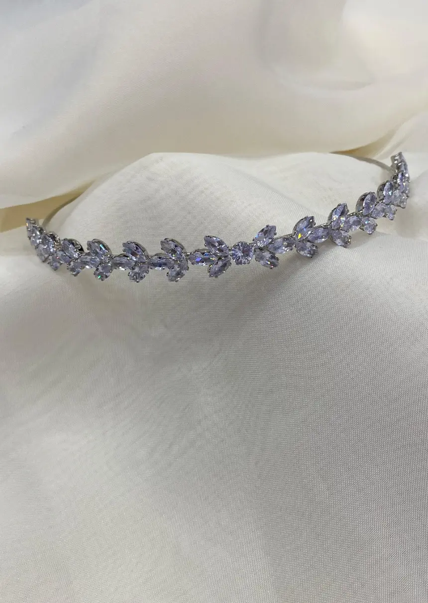 Tiara Leonora